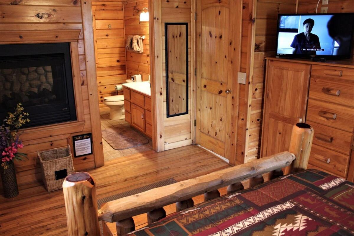 Mountain Joy -Private Treehouse Style Cabin That Sleeps 4-Free Tickets Gatlinburg Εξωτερικό φωτογραφία